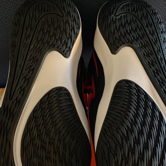 NIKE FUTURE COURT 2 (GS) 4y - Picture 3 of 7